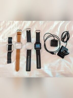 FitBit Blaze Watch w/ 4 Bands & 2 Chargers - Leather Band,  Watch Stand Charger